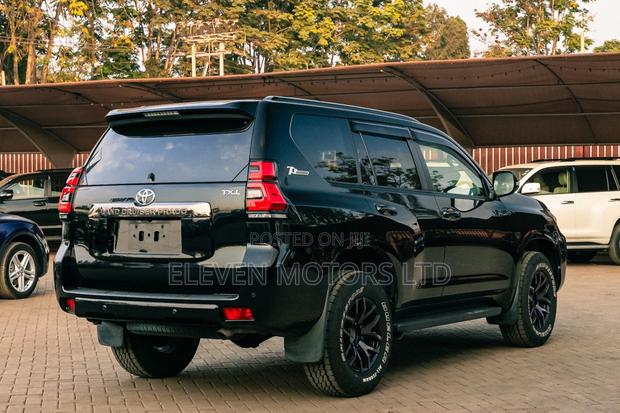 Toyota Land Cruiser Prado 2021 Black