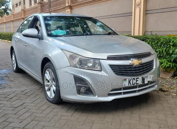Chevrolet Cruze LS 4dr Sedan (1.8L 4cyl 6A) 2014 Silver