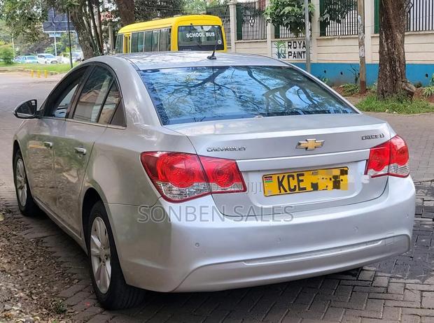 Chevrolet Cruze LS 4dr Sedan (1.8L 4cyl 6A) 2014 Silver