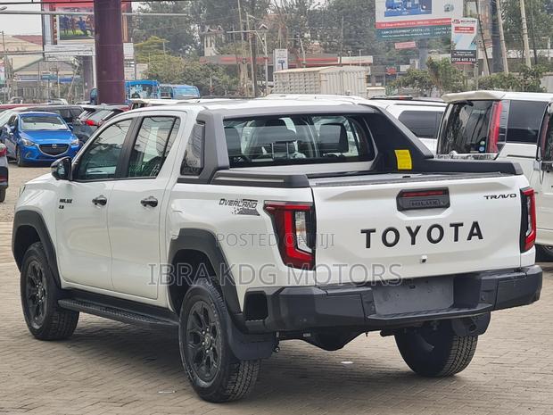 New Toyota Hilux 2026 White
