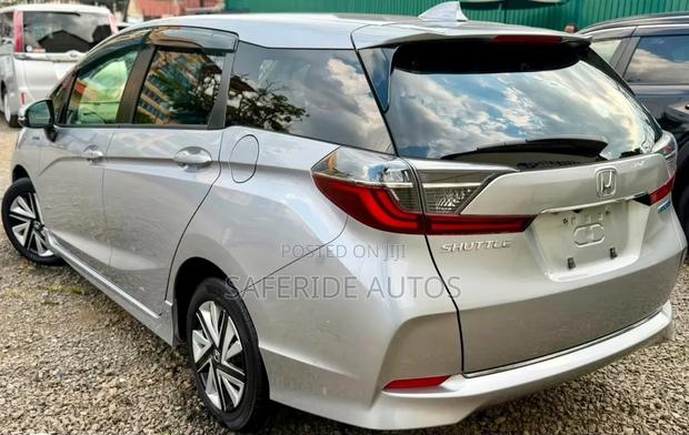 Honda Fit Shuttle 2020 Silver
