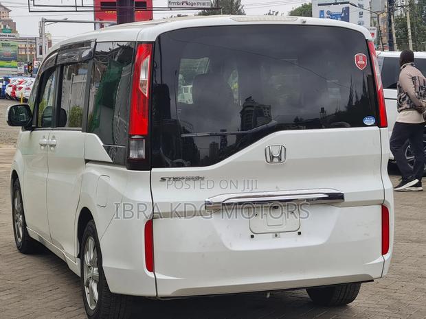 Honda Stepwgn 2019 White