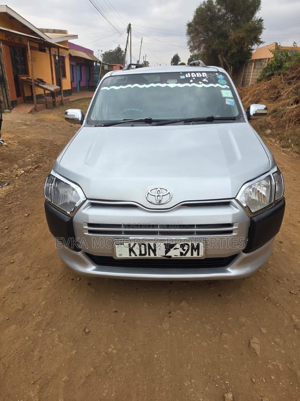 Toyota Succeed 2017 Silver