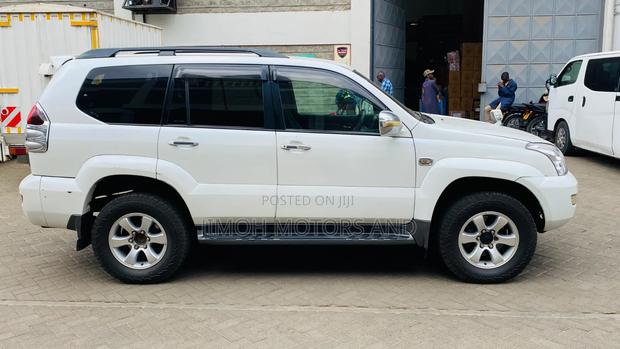 Toyota Land Cruiser Prado 2009 White