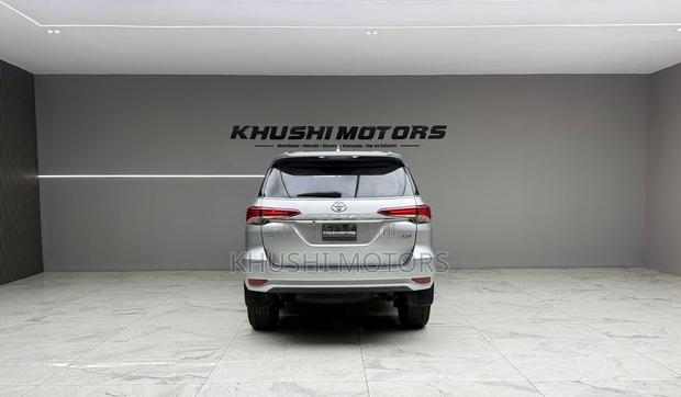 Toyota Fortuner 2019 Silver