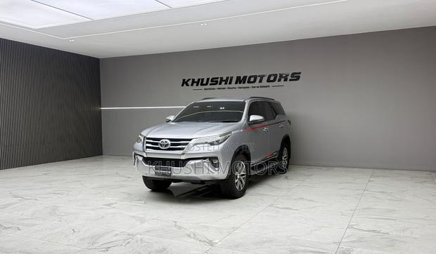 Toyota Fortuner 2019 Silver