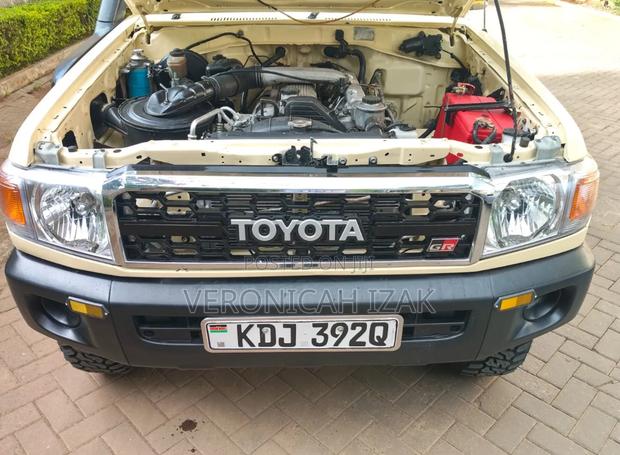 Toyota Land Cruiser 2008 Beige