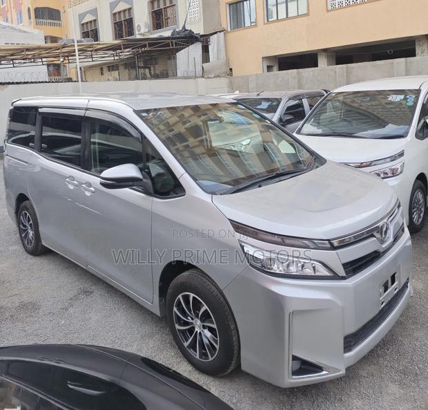 Toyota Voxy ZS 2WD 8-Seater 2019 Silver