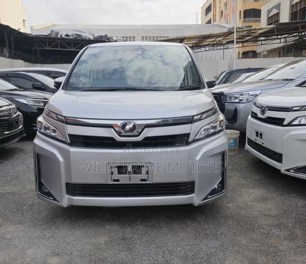 Toyota Voxy ZS 2WD 8-Seater 2019 Silver