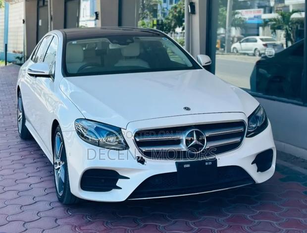 Mercedes-Benz E200 2021 White