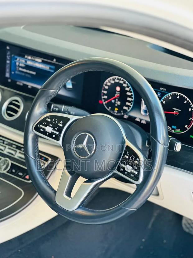 Mercedes-Benz E200 2021 White