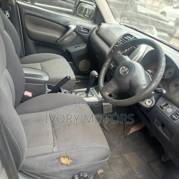 Toyota RAV4 Automatic 2000 Silver