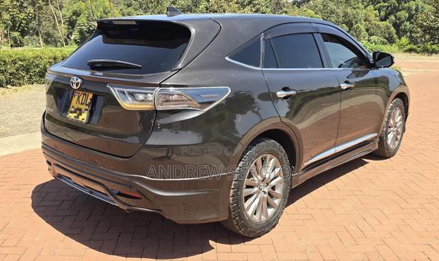 Toyota Harrier 2016