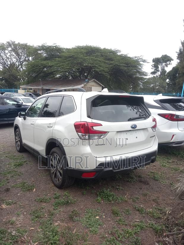 Subaru Forester Premium AWD 2019 White