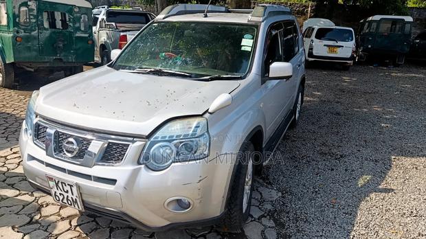 Nissan X-Trail 2011 Gray