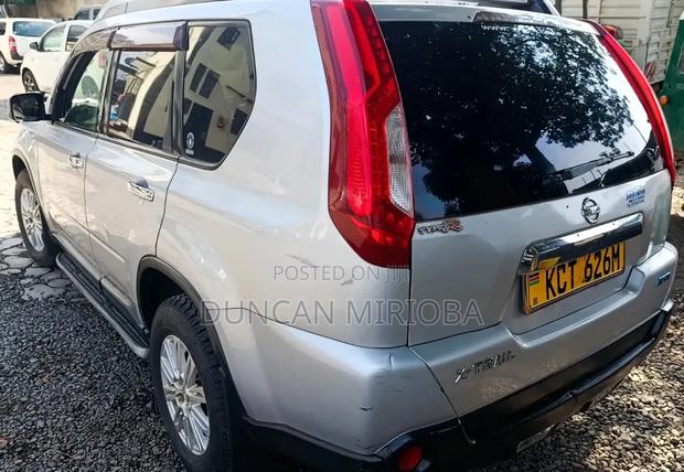 Nissan X-Trail 2011 Gray