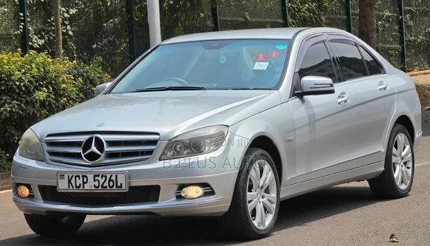 Mercedes-Benz C200 2010 Silver