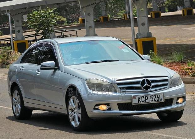 Mercedes-Benz C200 2010 Silver