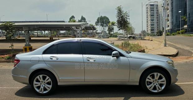 Mercedes-Benz C200 2010 Silver