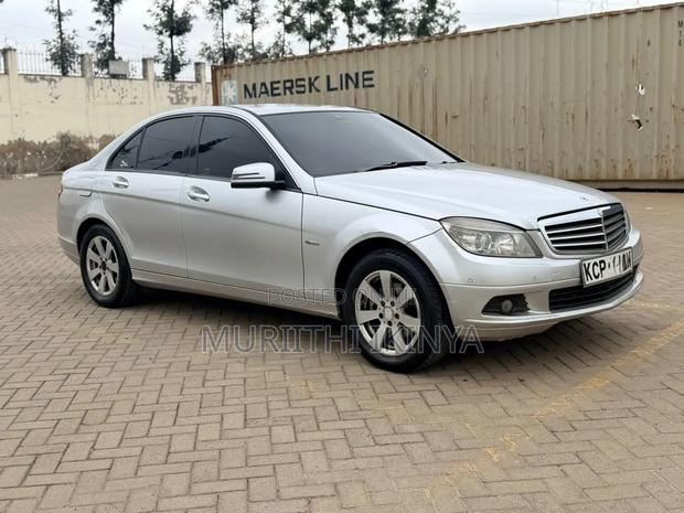Mercedes-Benz C200 2011 Silver