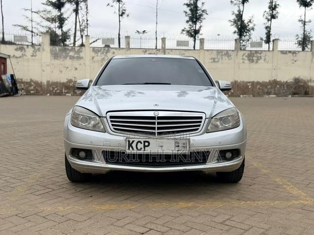 Mercedes-Benz C200 2011 Silver