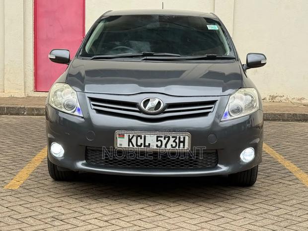 Toyota Auris 2010 Gray