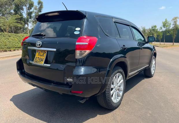 Toyota Vanguard 2012 Black