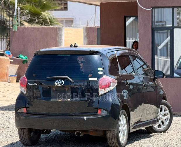 Toyota Ractis 2014 Black