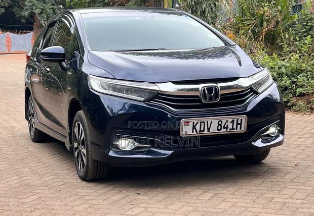 Honda Fit Shuttle 2018 Blue