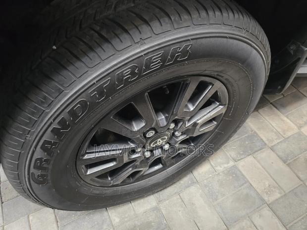 Toyota Land Cruiser Prado 2024 Silver