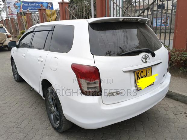 Toyota Corolla Fielder 2009 White