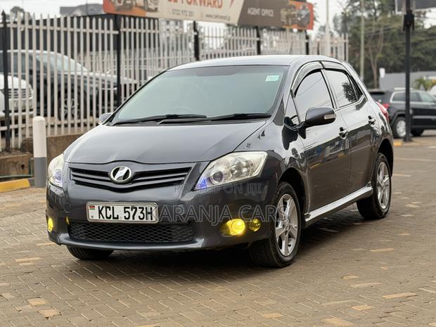 Toyota Auris 2010 Gray