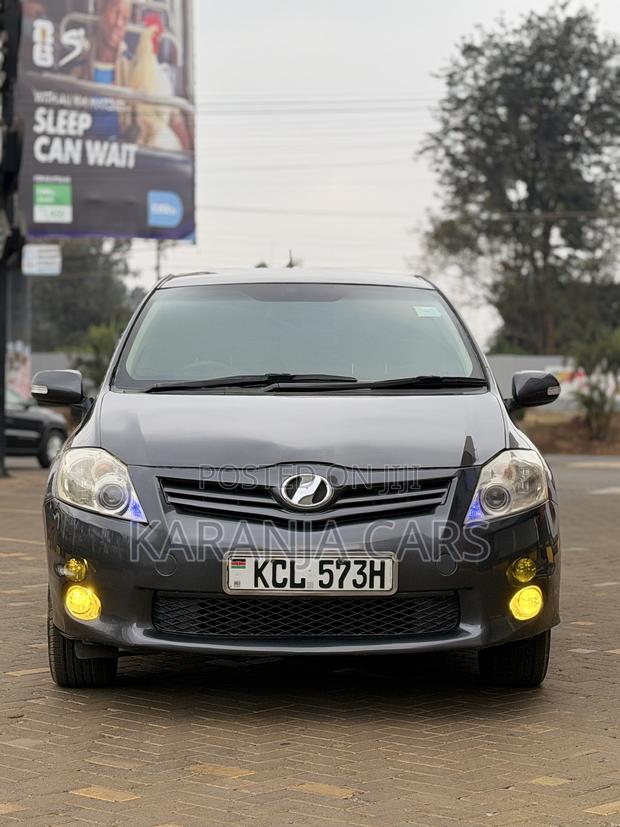 Toyota Auris 2010 Gray