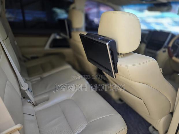 Toyota Land Cruiser 2016 White