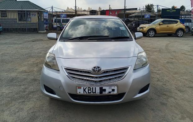 Toyota Belta 2006 Silver