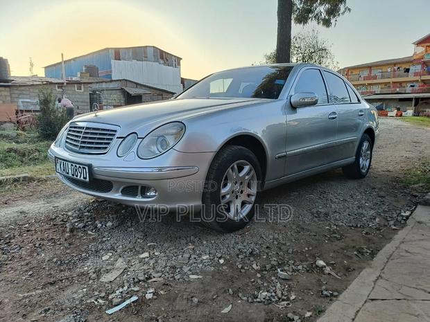 Mercedes-Benz E200 2005 Silver