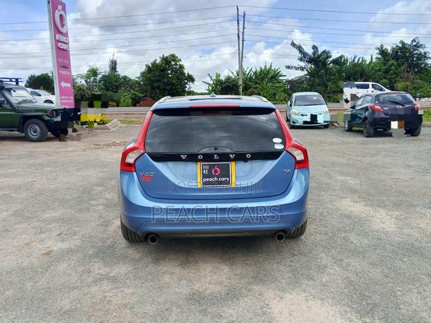 Volvo V60 2014 Blue