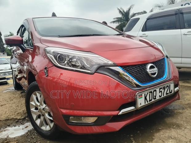 Nissan Note 2017 Red