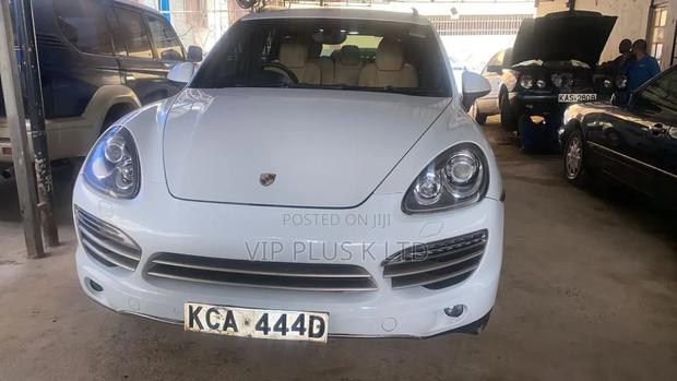 Porsche Cayenne 2014 White