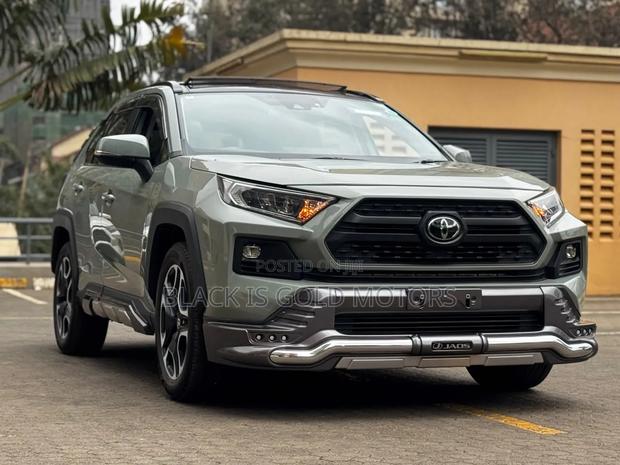 Toyota RAV4 2020 Green