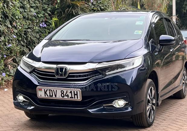 Honda Fit Shuttle 2018 Blue