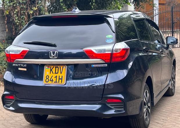Honda Fit Shuttle 2018 Blue