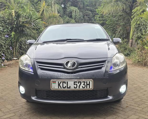 Toyota Auris 2010 Gray