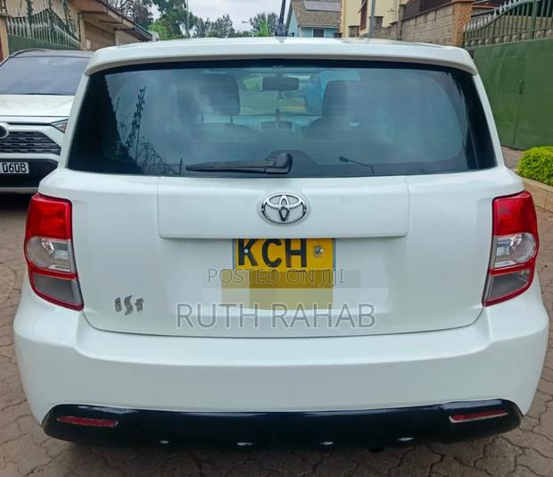 Toyota IST 2009 White