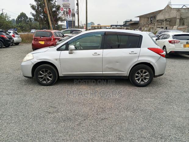 Nissan Tiida 2012 Silver