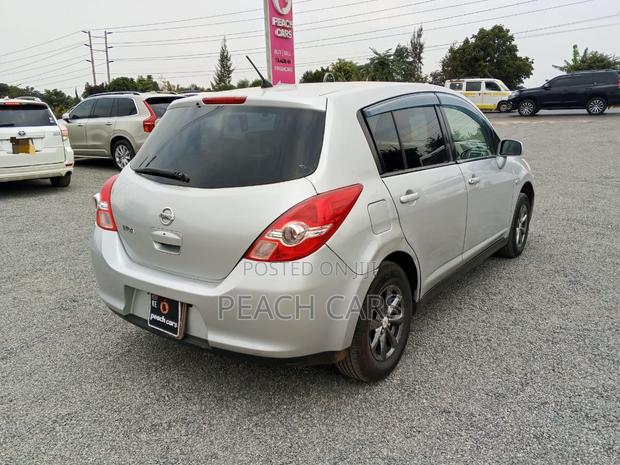 Nissan Tiida 2012 Silver