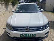 Volkswagen Tiguan 2.0T SEL AWD 4MOTION 2018 Pearl for sale
