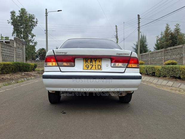 Nissan Sunny 2001 White