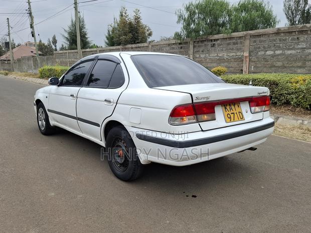 Nissan Sunny 2001 White