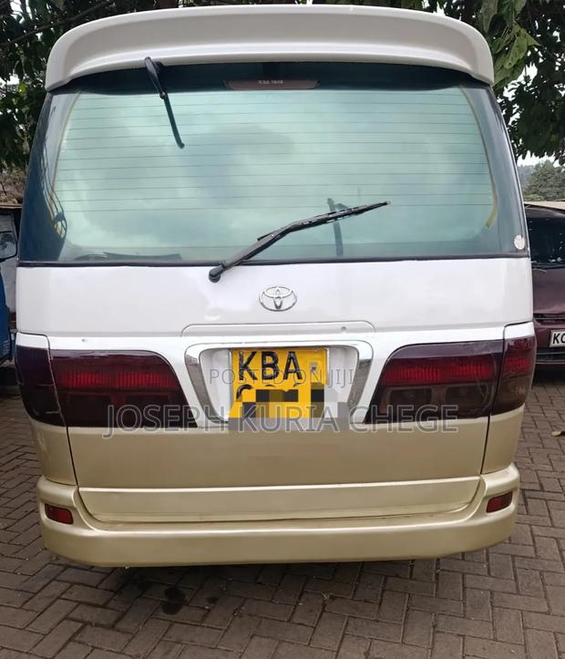 Toyota Regius 1998 White